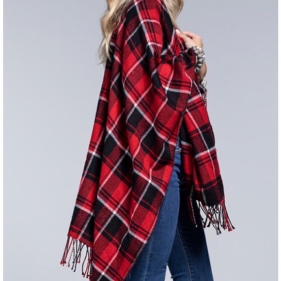 💝💝HP💝💝 Soft Buffalo Plaid Ruana Poncho - Picture 2 of 4